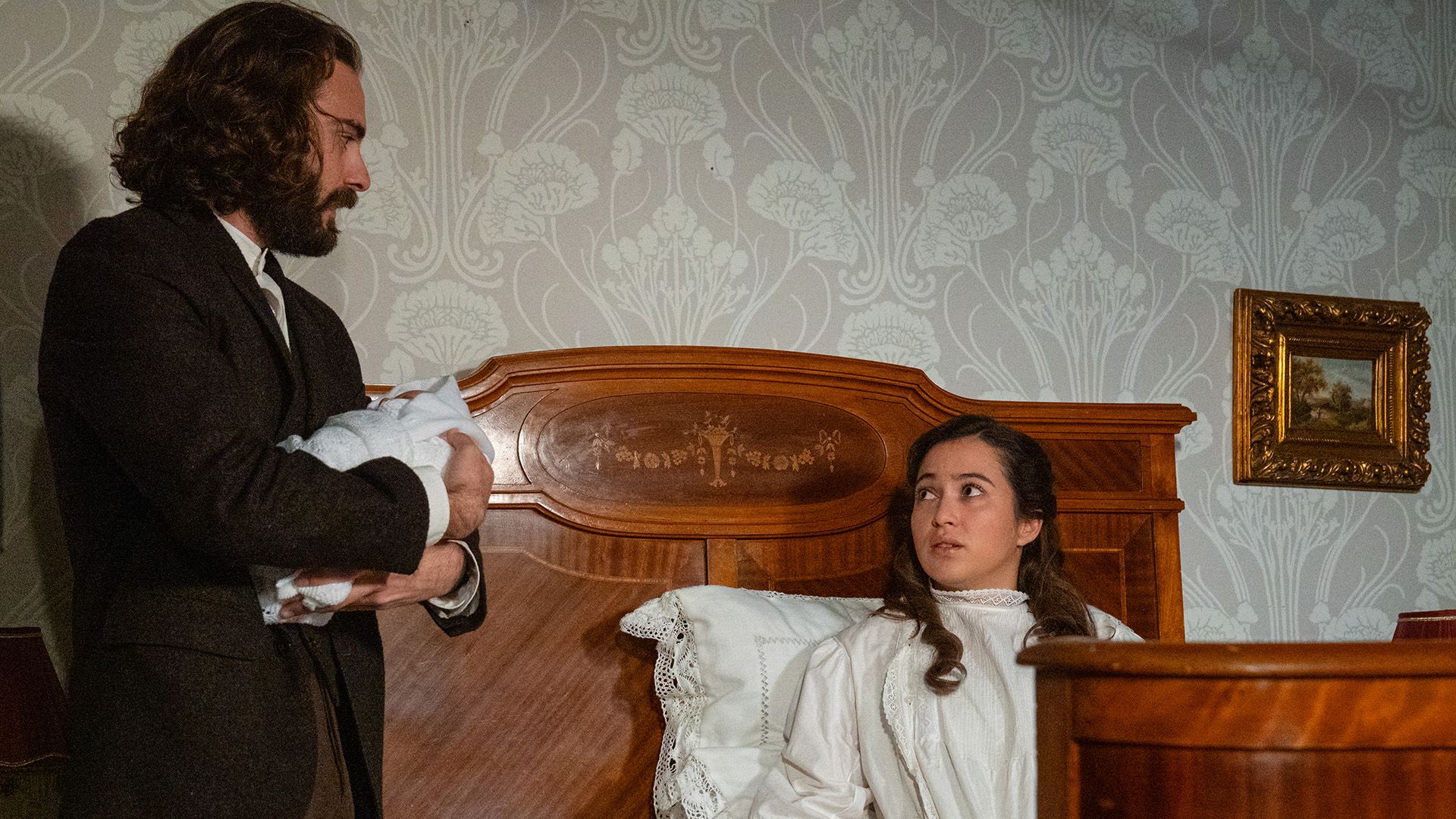 La Promesa - Adriano conoce a los bebés