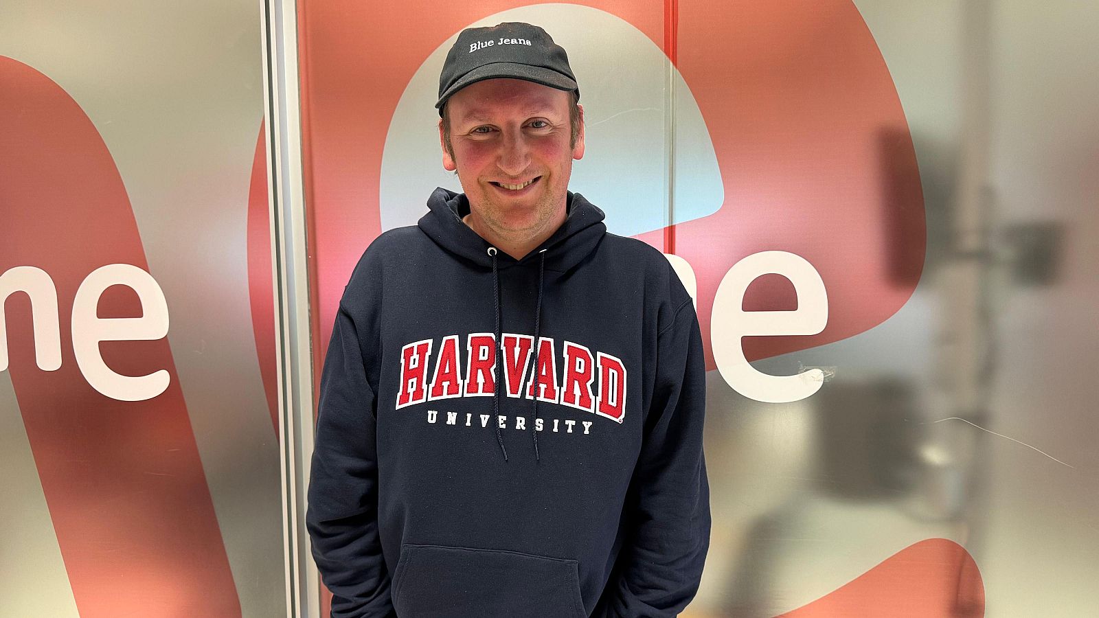 'La última vez que pienso en ti' es la decimoctava novela del escritor juvenil Blue Jeans.