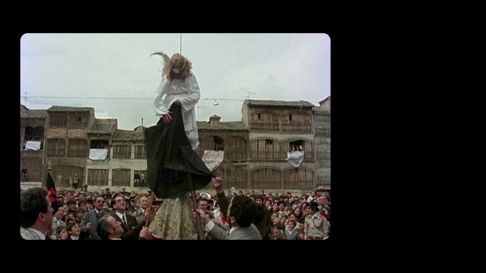 La bajada del ángel en Peñafiel: una tradición histórica en Semana Santa