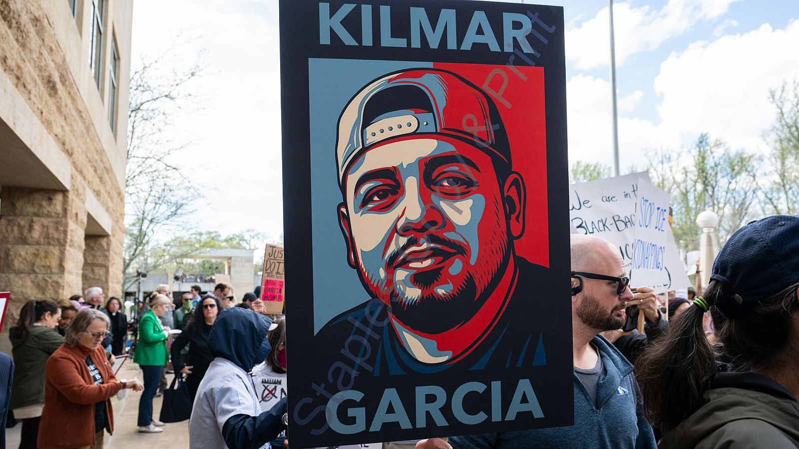 Manifestantes protestan contra la deportación de Kilmar Ábrego García en Estados Unidos
