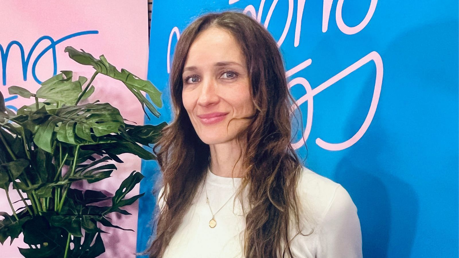 'La niña de la cabra' es el regreso de la actriz Ana Asensio como directora tras 'Most beautiful island'.