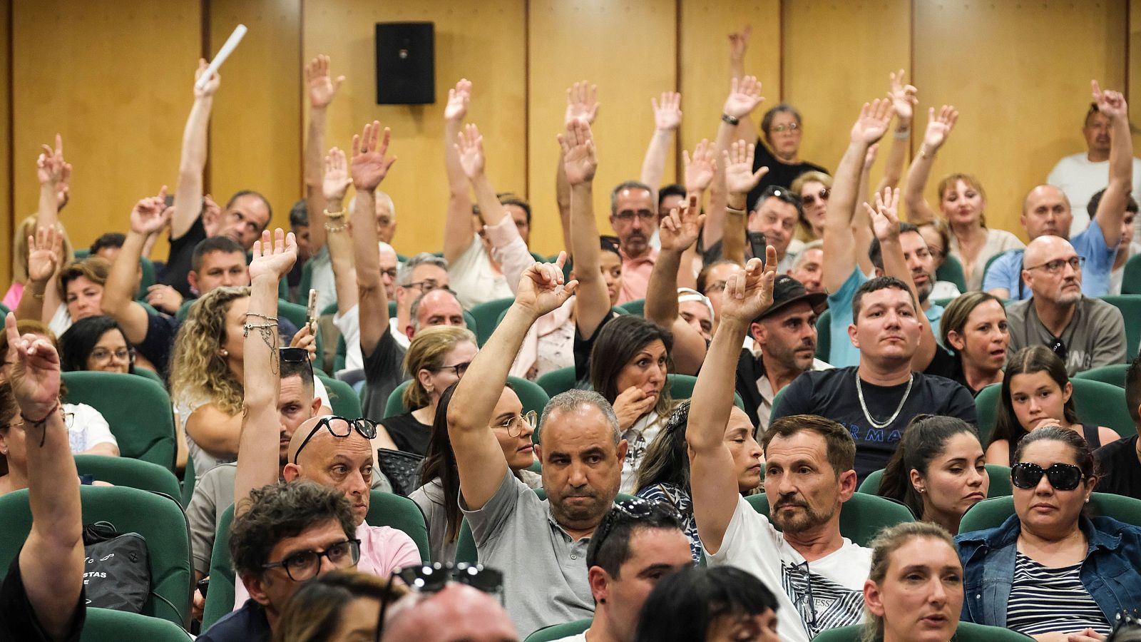 Se mantiene la huelga turística en Tenerife al rechazar los sindicatos la ultima oferta de la patronal