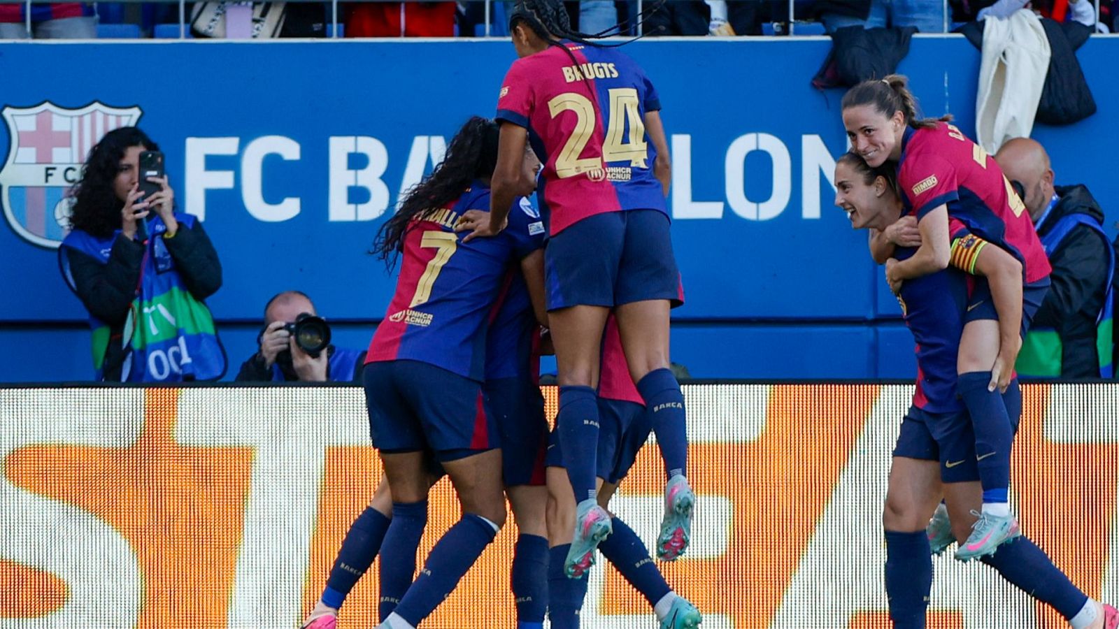 El Barça avista la final de Champions tras golear al Chelsea (4-1) en la ida de semifinales