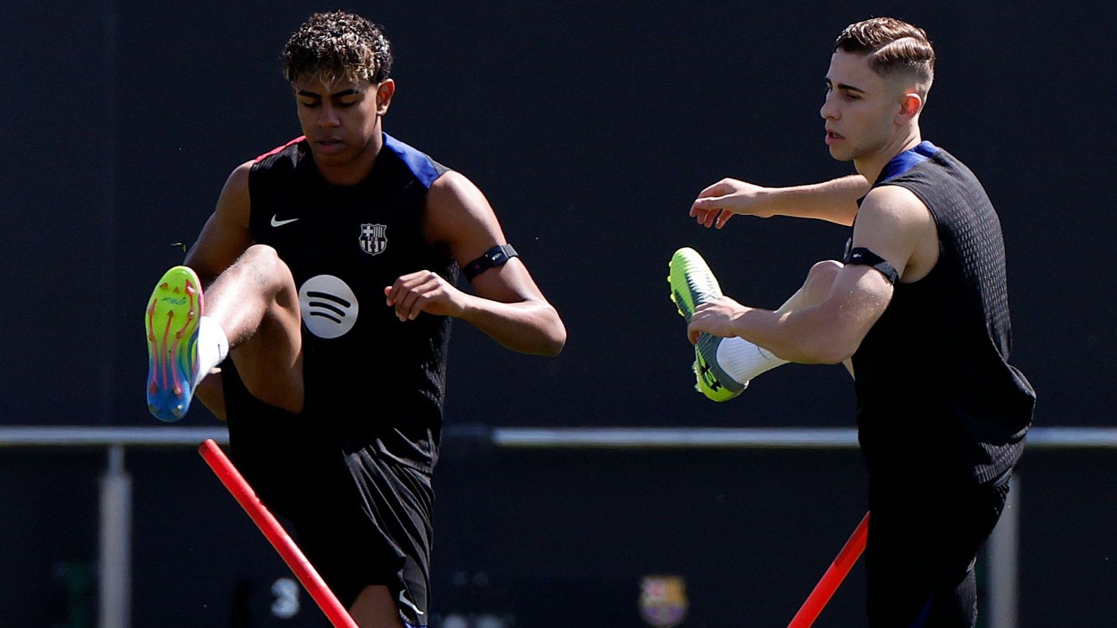 Lamine Yamal durante el entrenamiento del Barcelona.