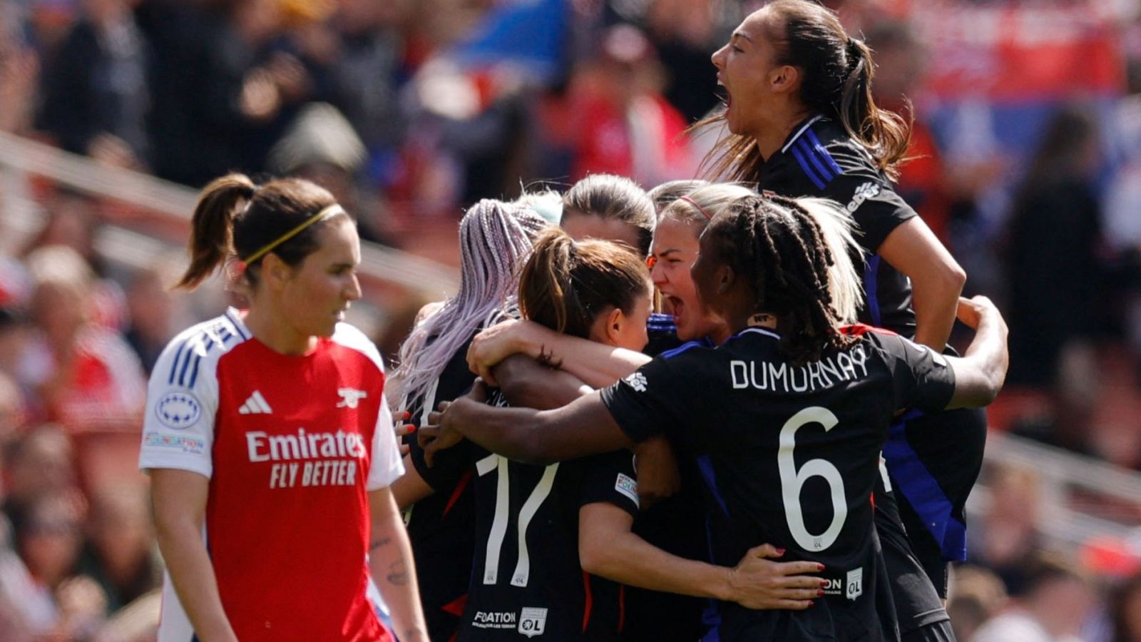 El Lyon gana al Arsenal en la ida de semifinales de Champions