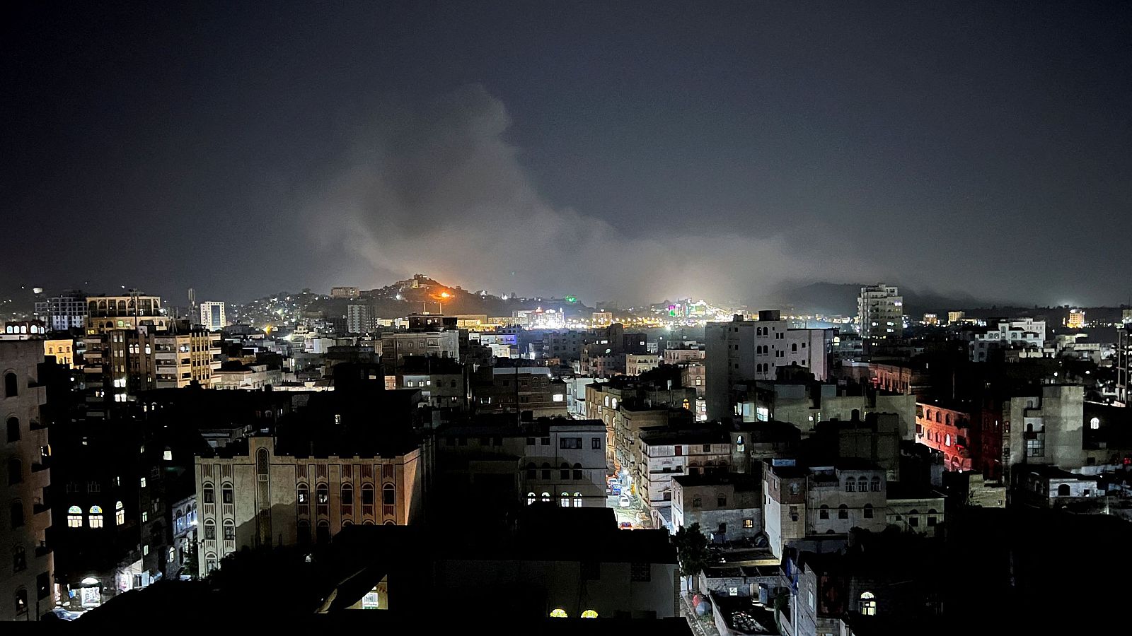 Estados Unidos bombardea el centro de Saná, capital de Yemen