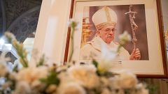 Muere el papa Francisco, en directo hoy | La capilla ardiente del papa abrirá este miércoles en el Vaticano