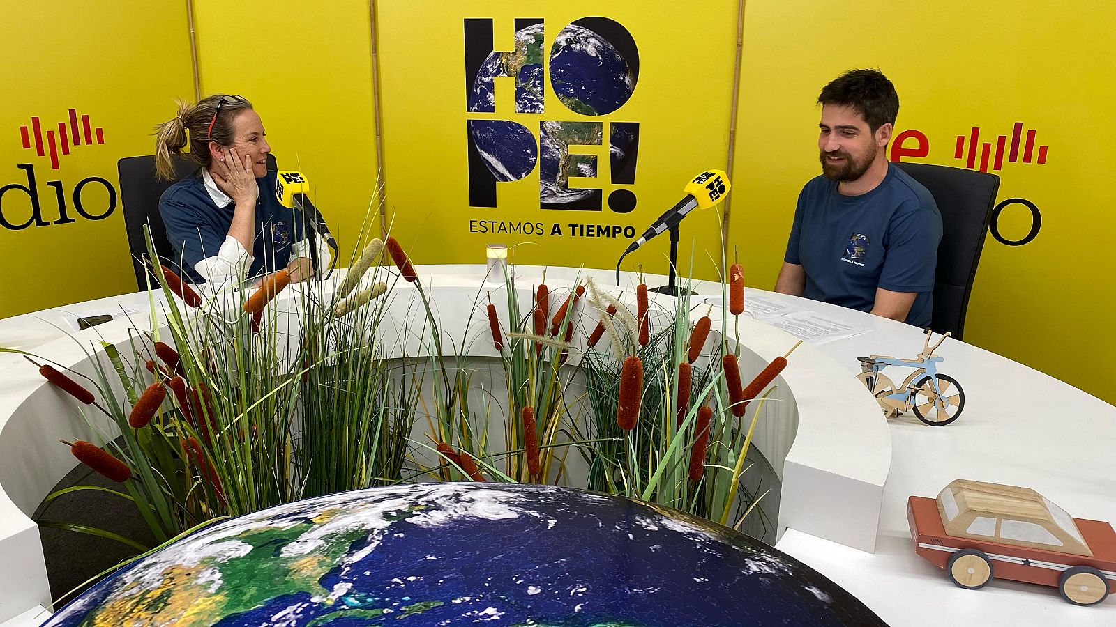 Odile Rodríguez de la Fuente y Javier Peña