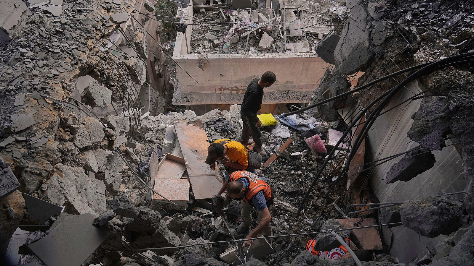 Israel vuelve a ordenar la evacuación al noroeste de Gaza y señala a Hamas como el "responsable" del desplazamiento