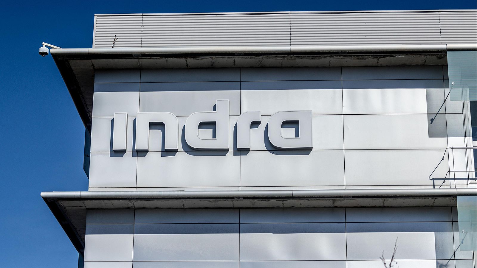 Indra estudia una fusión con la empresa de defensa Escribano, que responde que "no está en venta"