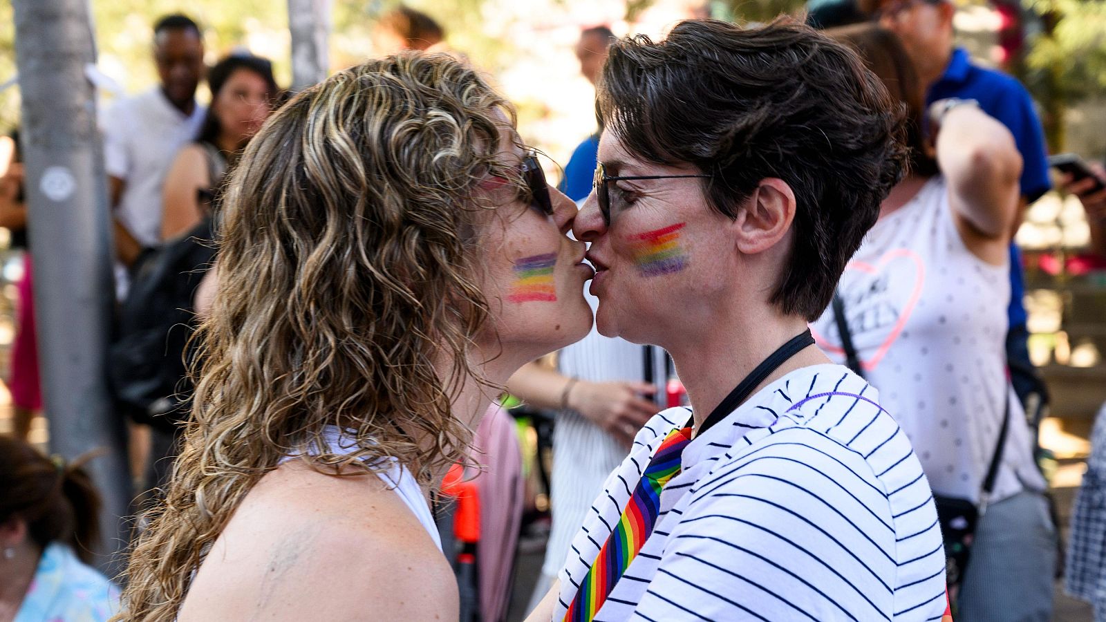 Más del 80% de las mujeres lesbianas y bisexuales han sufrido violencia por su orientación sexual, según Igualdad