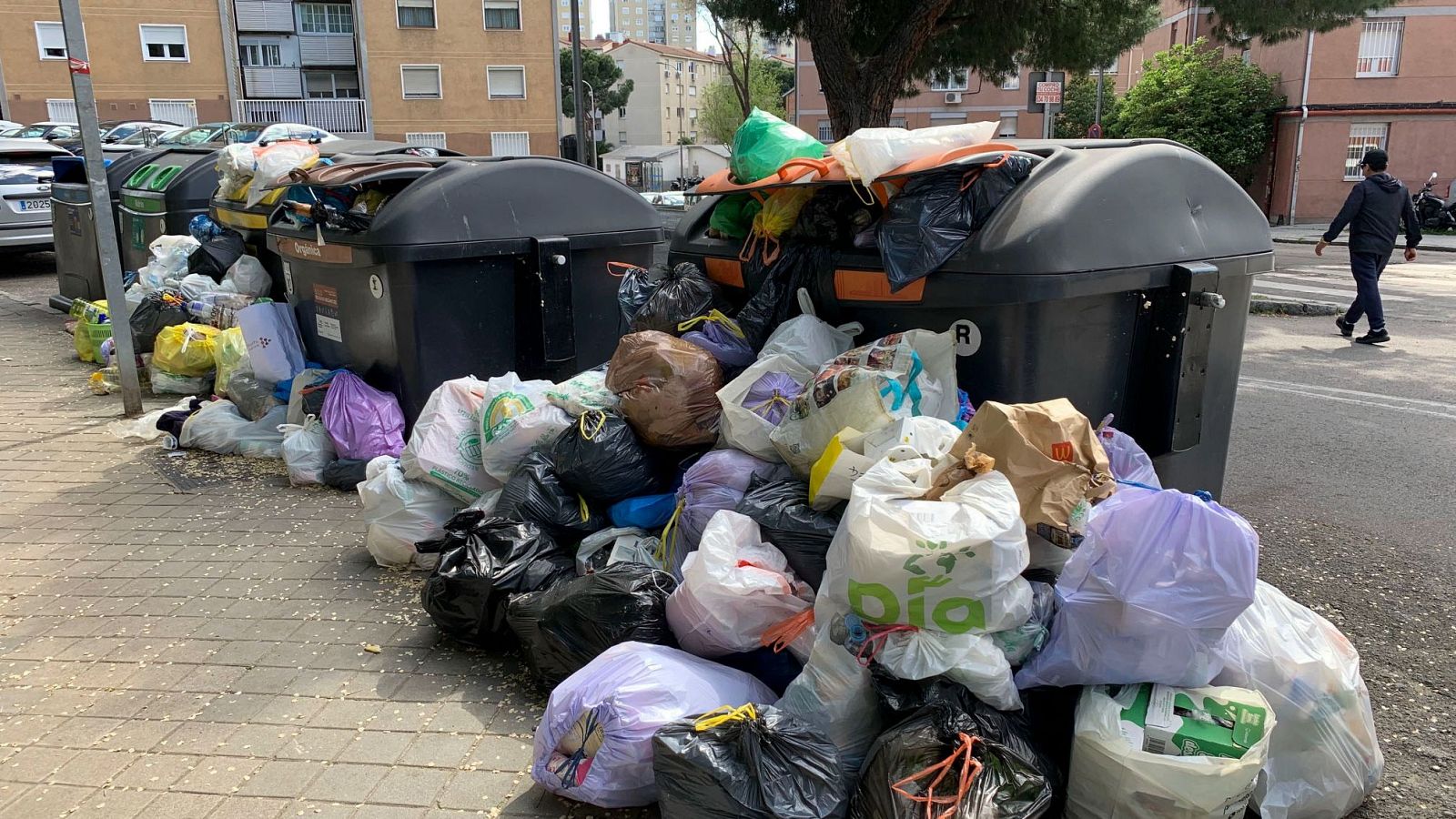 Preacuerdo entre las empresas de recogida de basuras de Madrid y los sindicatos para finalizar la huelga