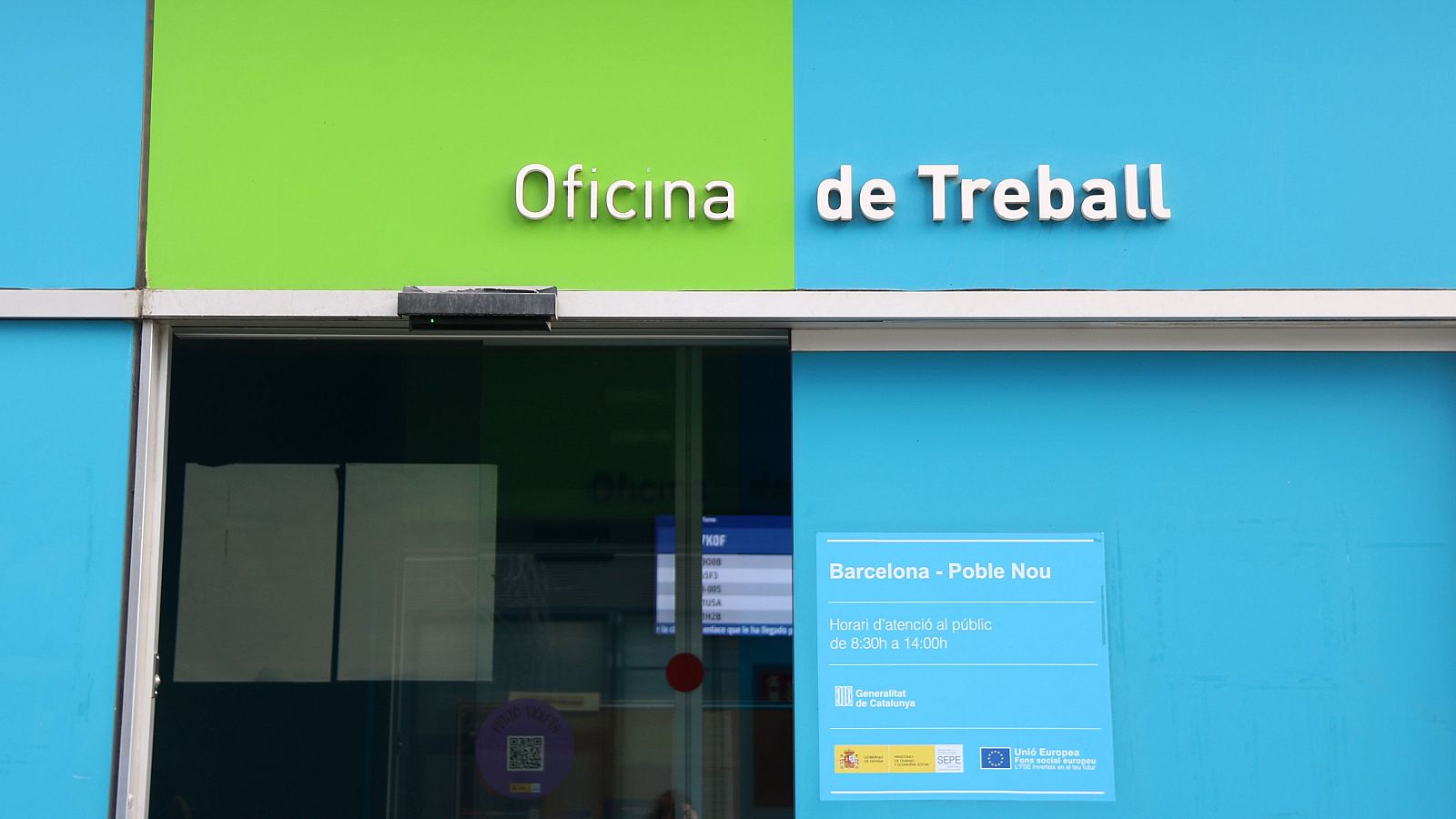 Façana d'una Oficina de Treball del Servei d'Ocupació de Catalunya (ACN | Maria Asmarat)