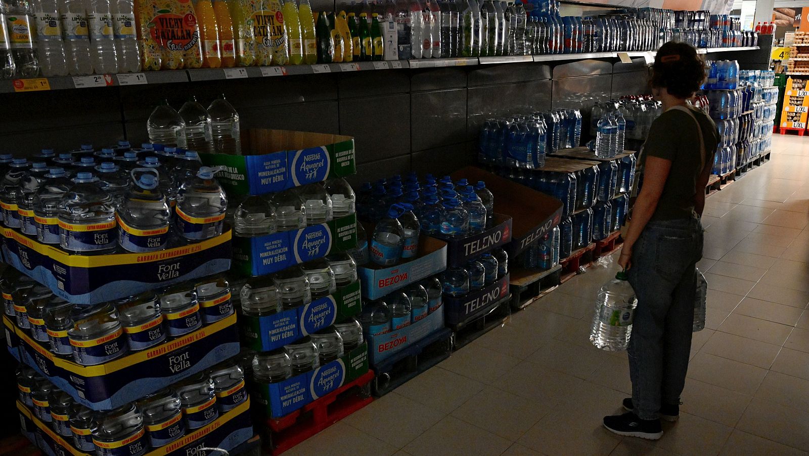 El apagón revive las imágenes de la pandemia en los supermercados