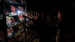 "Largas colas" y "posibles causas": así recoge la prensa internacional el apagón eléctrico en España y Portugal