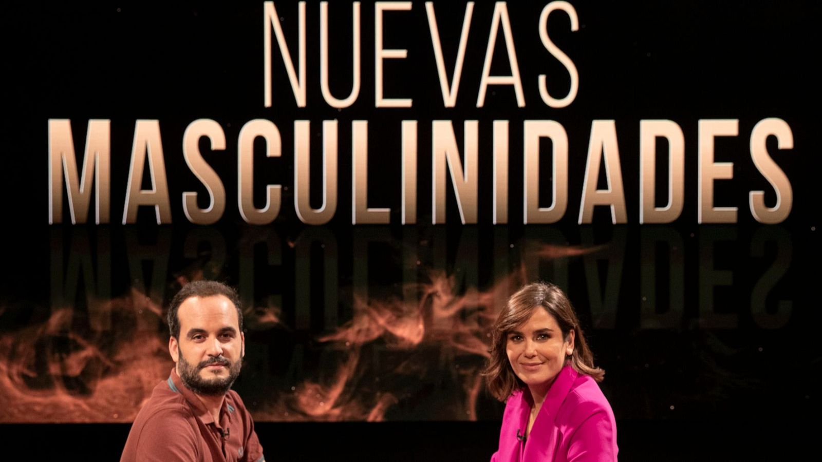 Elena S. Sánchez y Javier Zurro, en el plató del programa