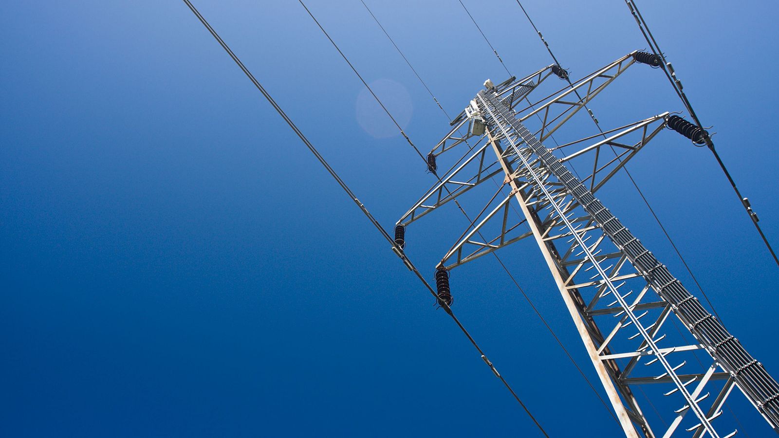 El Gobierno defiende su gestión y la de Red Eléctrica tras el apagón: "Se trabajó con la máxima diligencia"