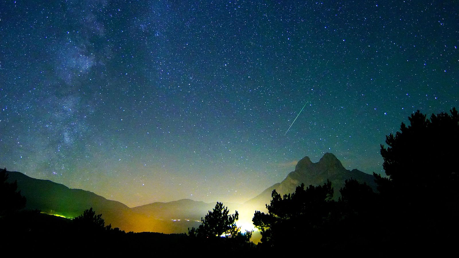 Lluvia de estrellas fugaces eta acuáridas.