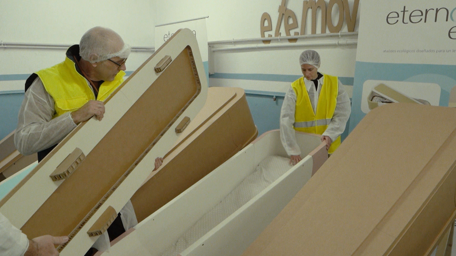 Urnas biodegradables y ataúdes de cartón: así es el futuro (eco) de la muerte