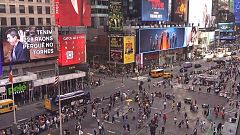 Compromís "recibe" a Mazón en Nueva York con un mensaje en Times Square:  "Tenemos 228 razones para que no vuelvas"