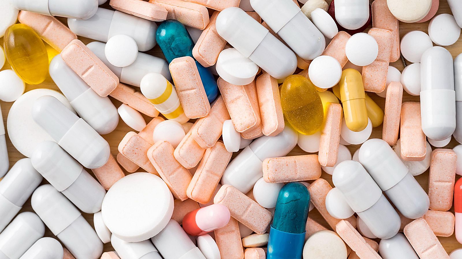 Circulares, rectangulares, capsulas, pastillas..., medicamentos de formas muy diferentes se pueden encontrar en esta imagen