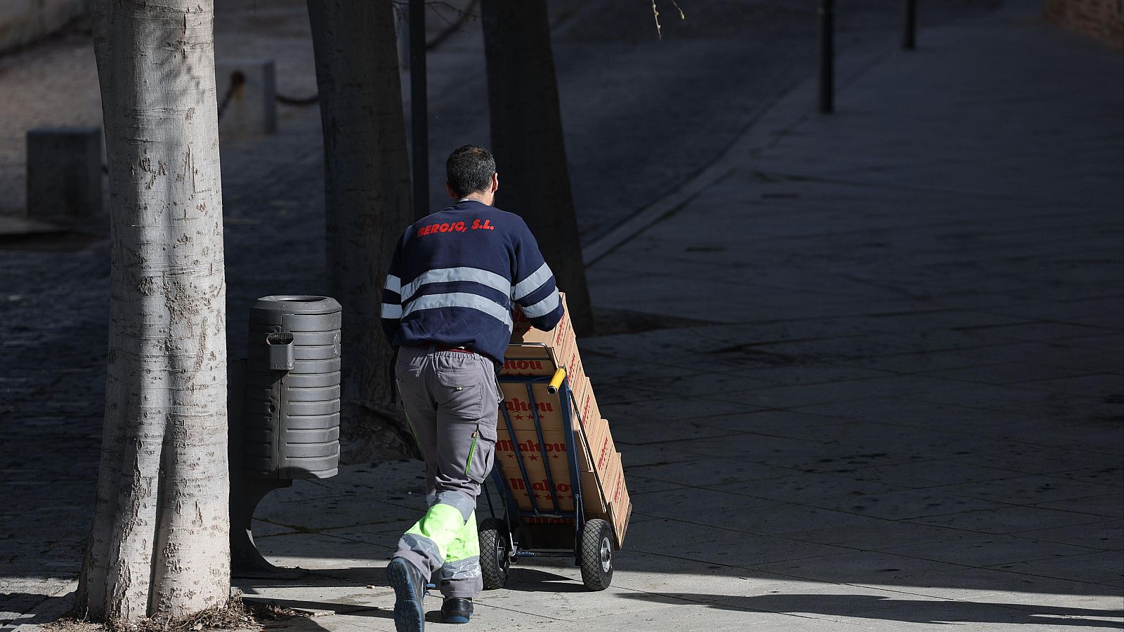 Junts presentará una enmienda a la totalidad a la reducción de la jornada laboral que Sumar minimiza