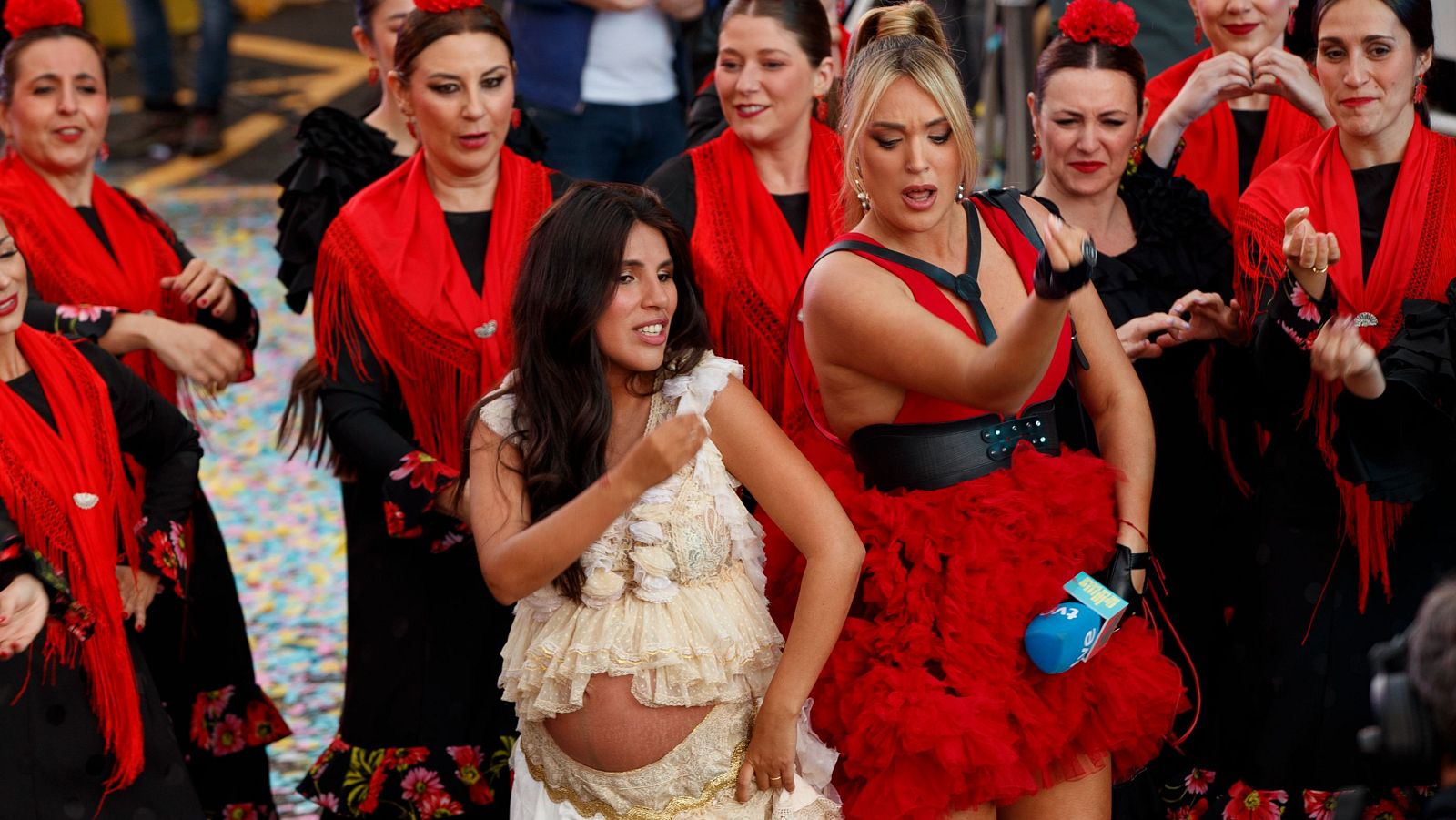 Isa Pi, en la recta final de su embarazo, último fichaje de La familia de la tele