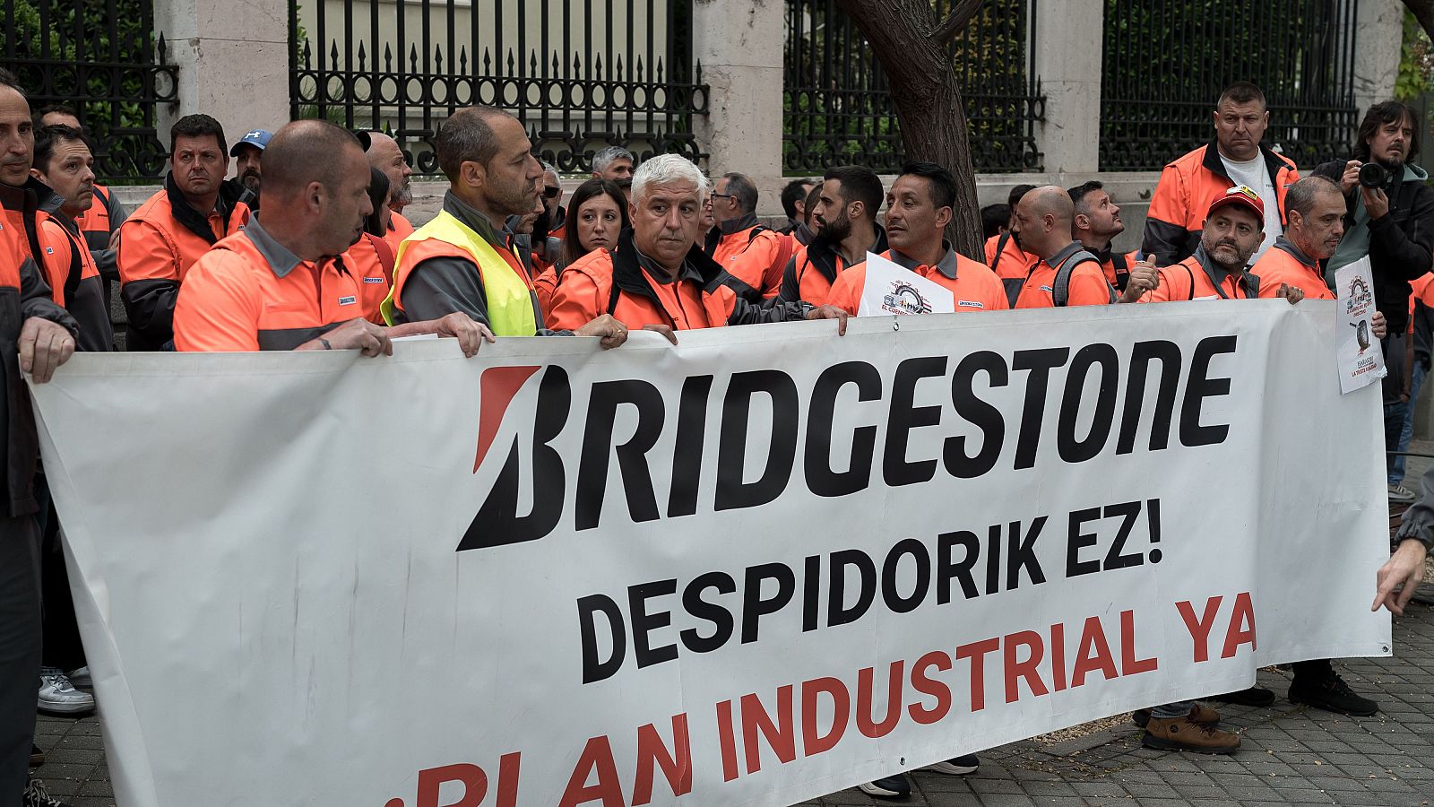 Los trabajadores de Bridgestone paran la producción de la planta de Basauri en una nueva jornada de huelga