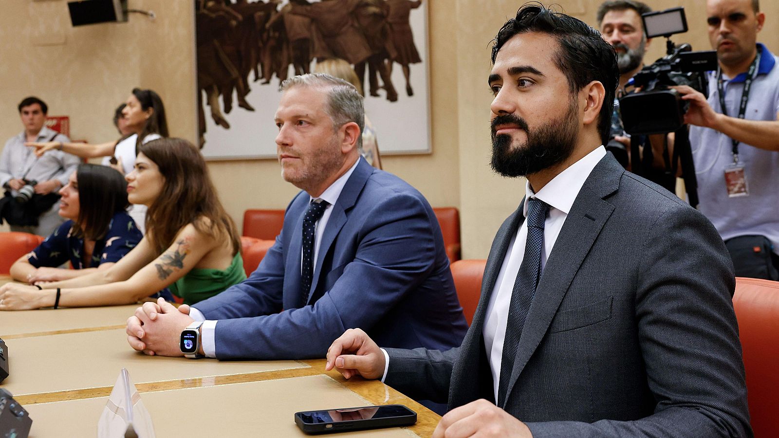 El TS citará a Alvise por difundir una prueba falsa de covid de Illa