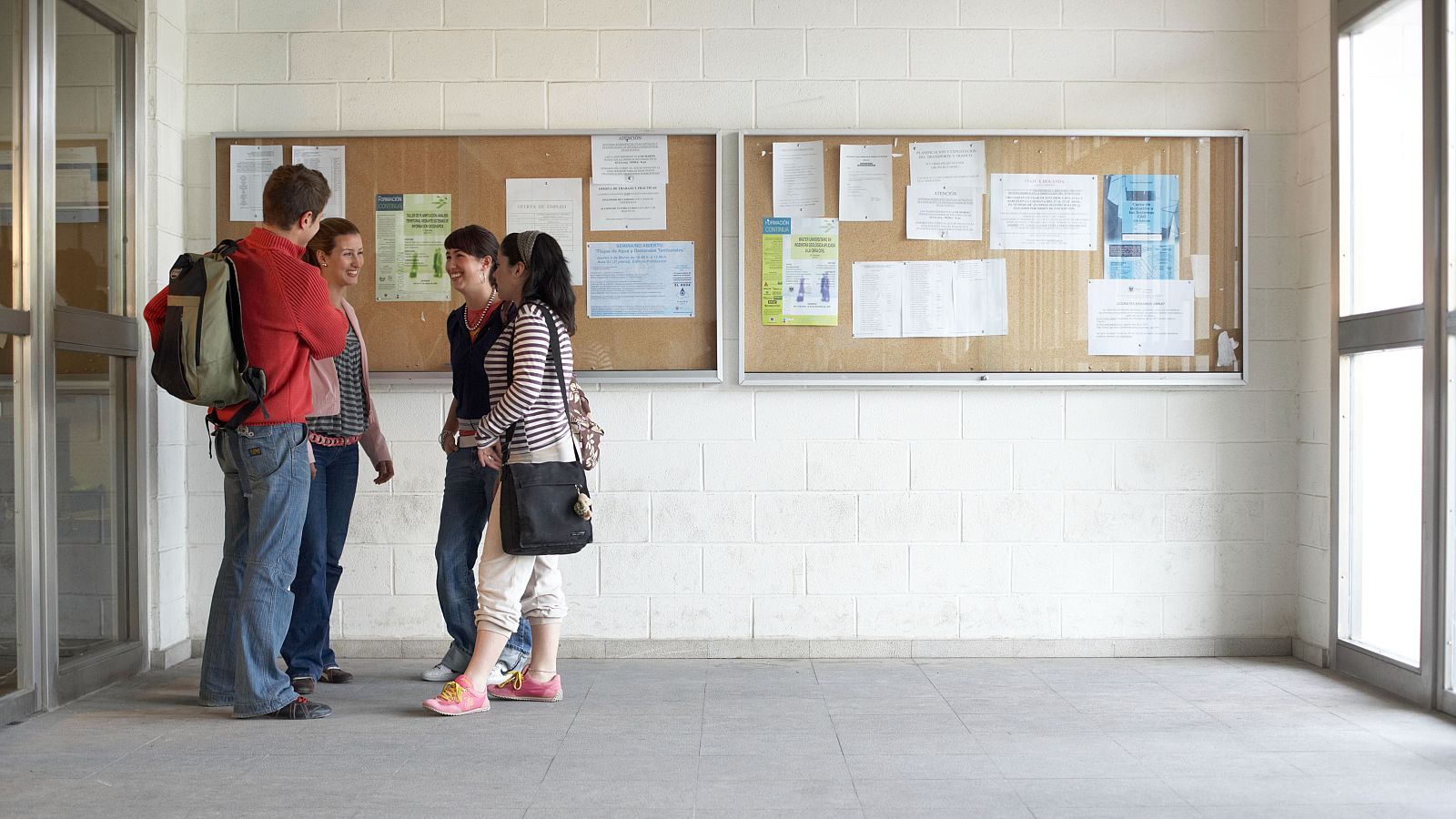 Según un estudio de la Fundación BBVA los universitarios consiguen puestos altamente cualificados tras su graduación