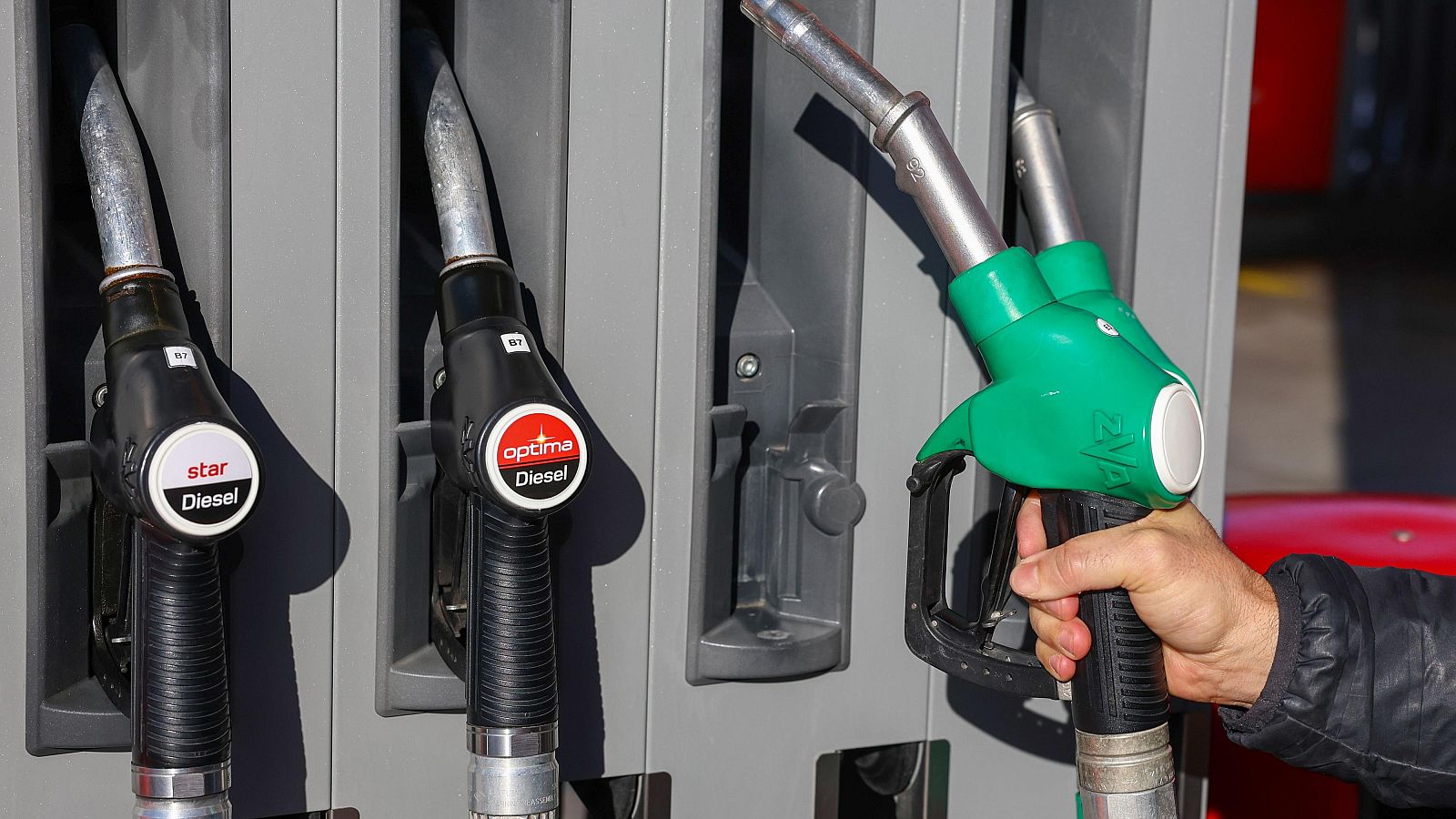 El precio de la gasolina y el diésel baja por cuarta semana consecutiva