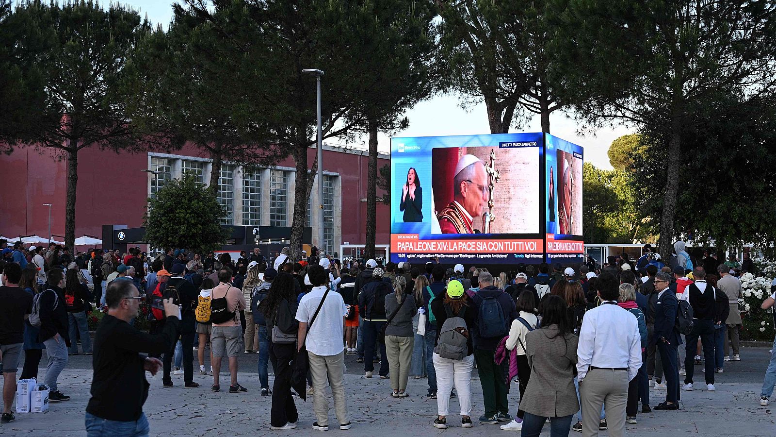 El papa Leon XIV y el deporte: Prevost, aficionado a jugar al tenis