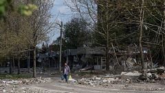 Ucrania denuncia 80 ataques rusos a pesar del alto el fuego unilateral declarado por Putin