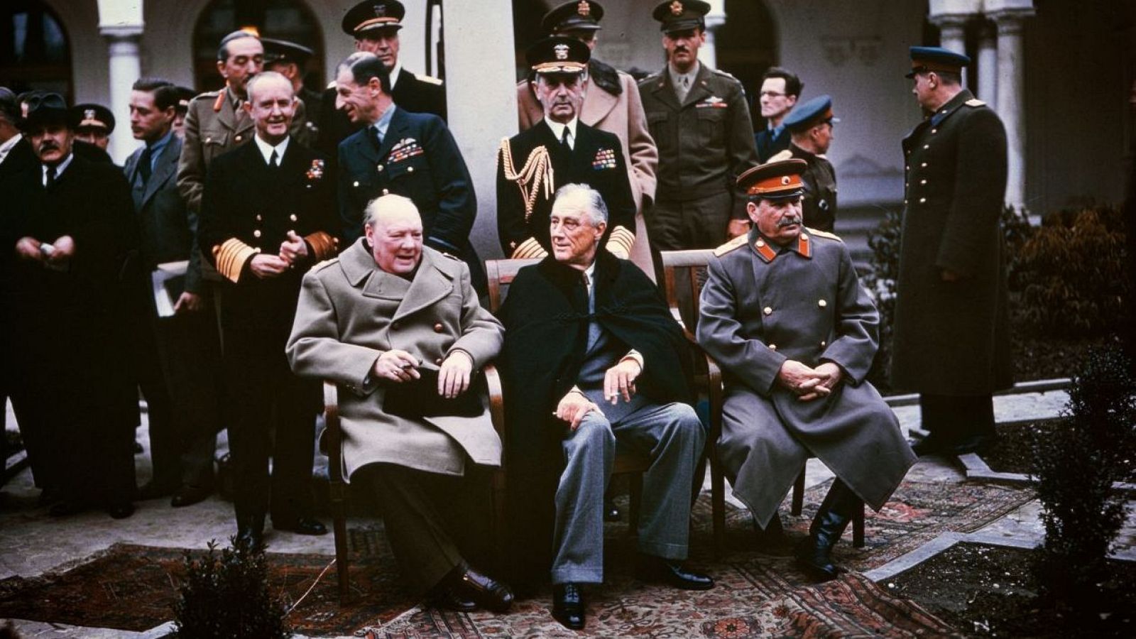 Winston Churchill, Franklin Roosevelt y Ióssif Stalin en la Conferencia de Yalta