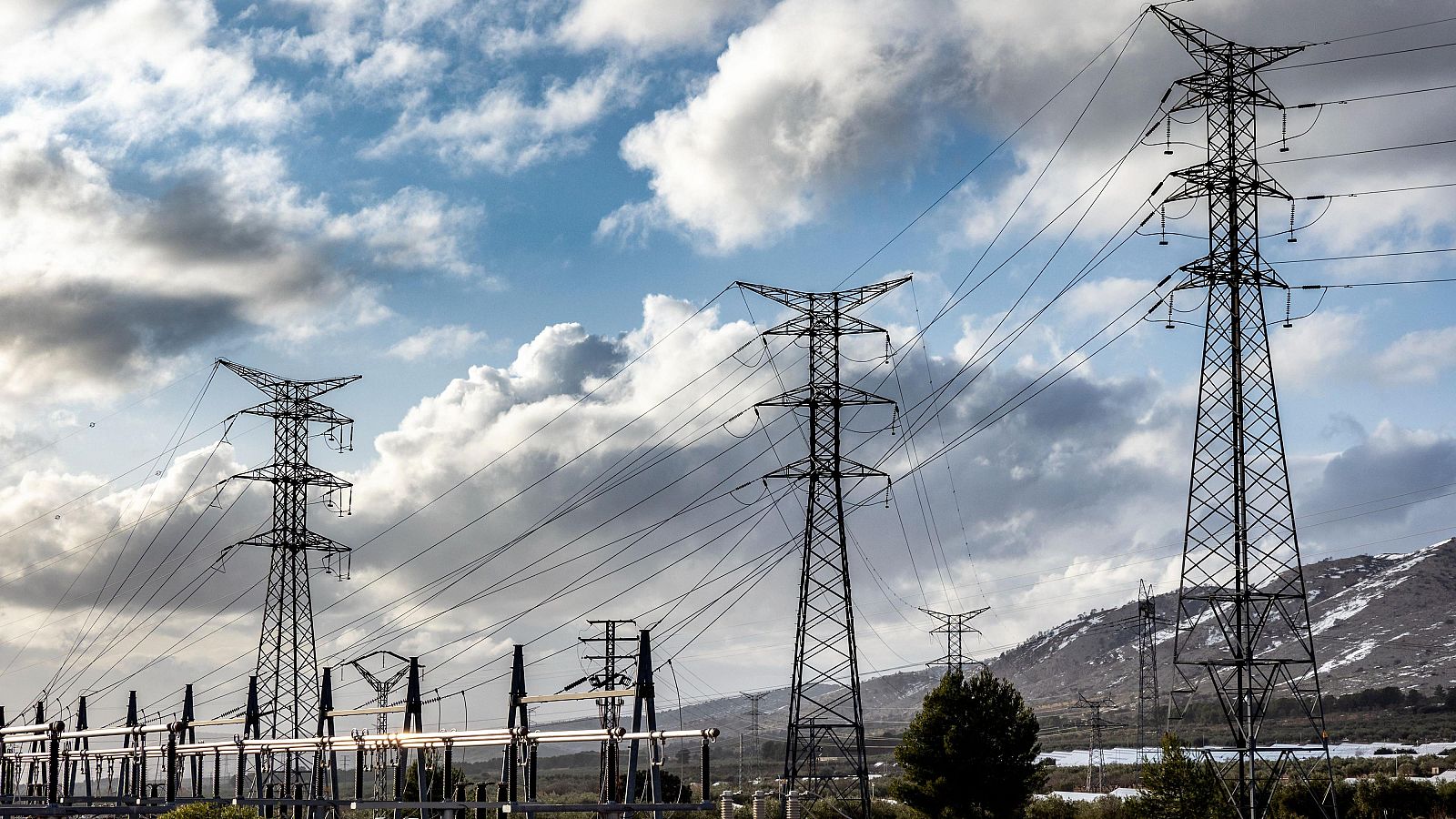 La Red Europea notifica dos oscilaciones en toda Europa media hora antes del apagón del 28 de abril