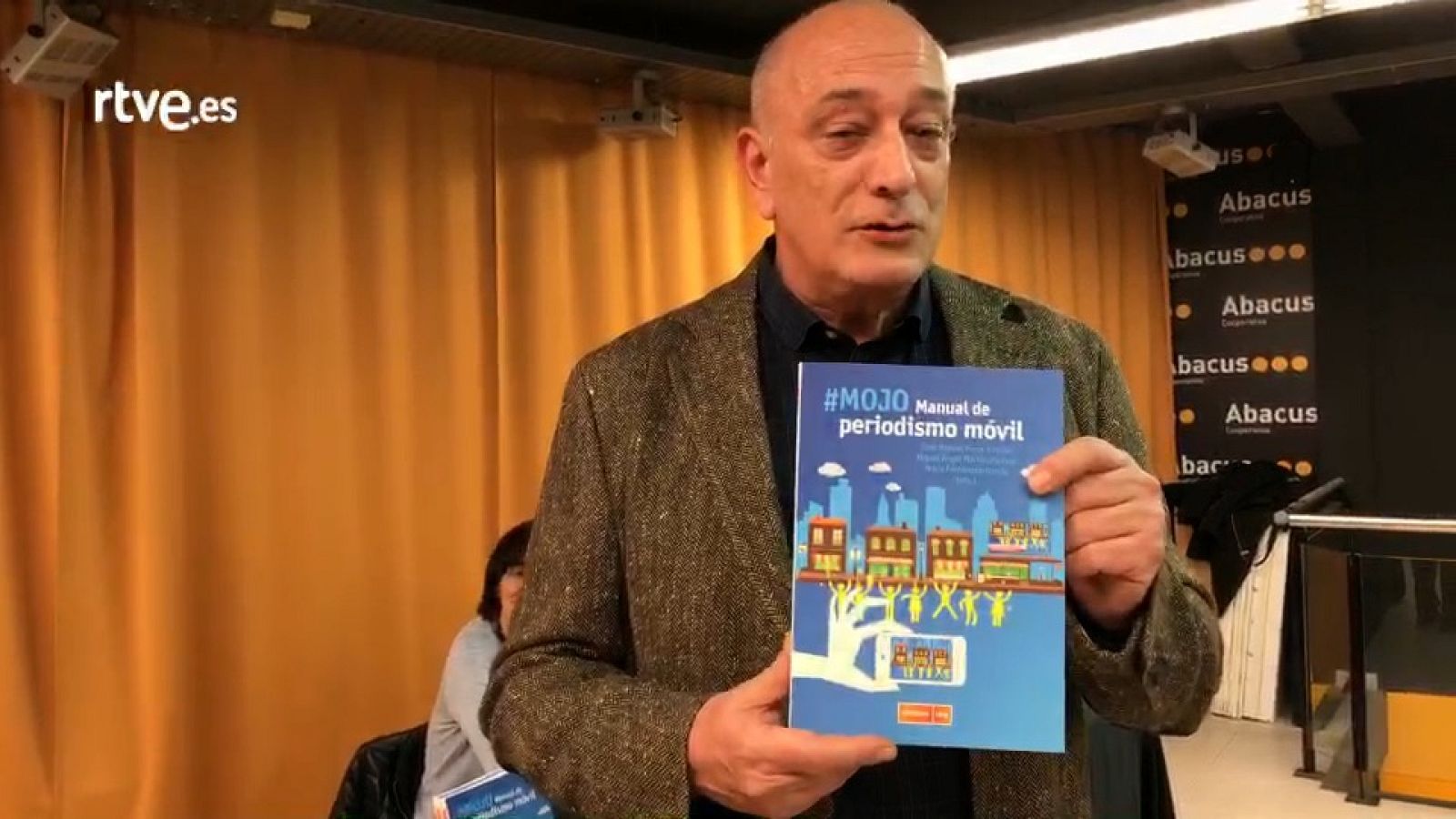 Miguel Ángel Martín presenta el libro "#MOJO. Manual de Periodismo Móvil" en el Abacus de Sant Cugat