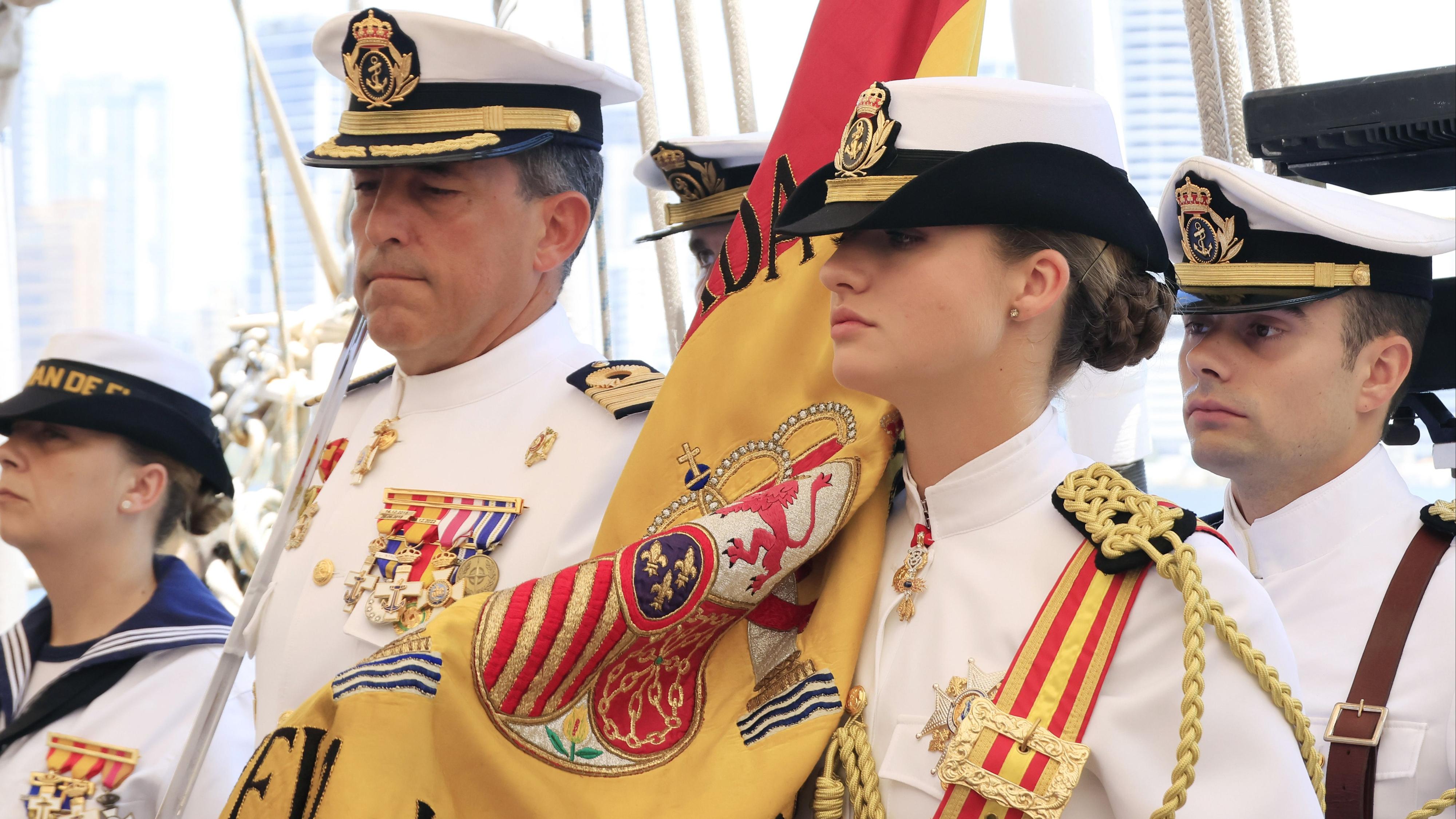 La princesa Leonor, abanderada en la jura celebrada a bordo del Juan  Sebastián de Elcano en Cartagena de Indias
