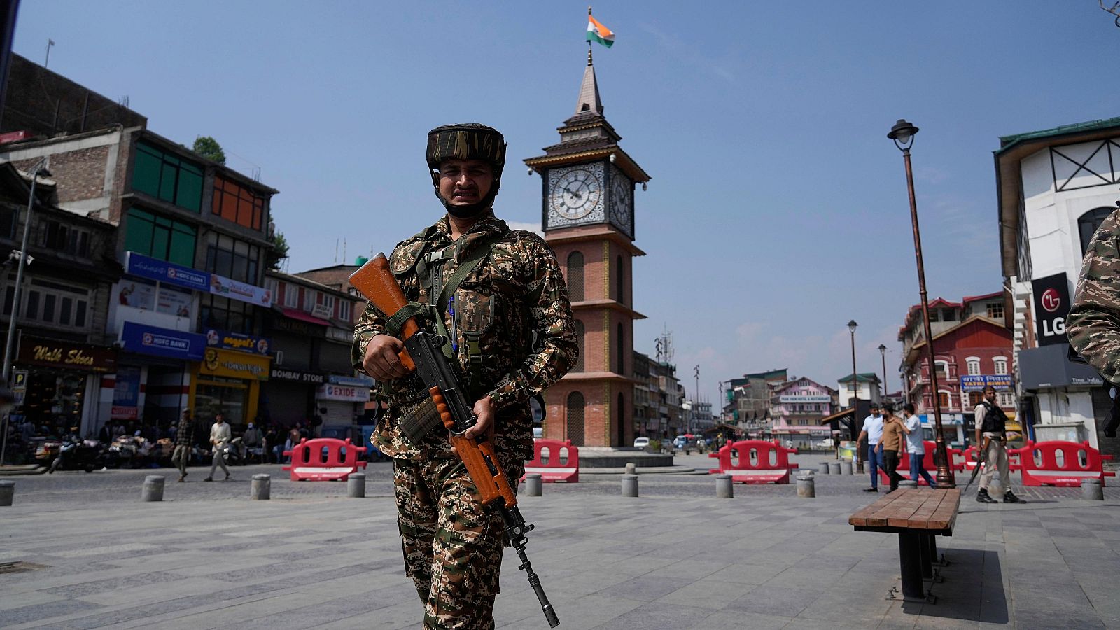 India y Pakistán mantienen el alto el fuego pese a los ataques nocturnos en la frontera