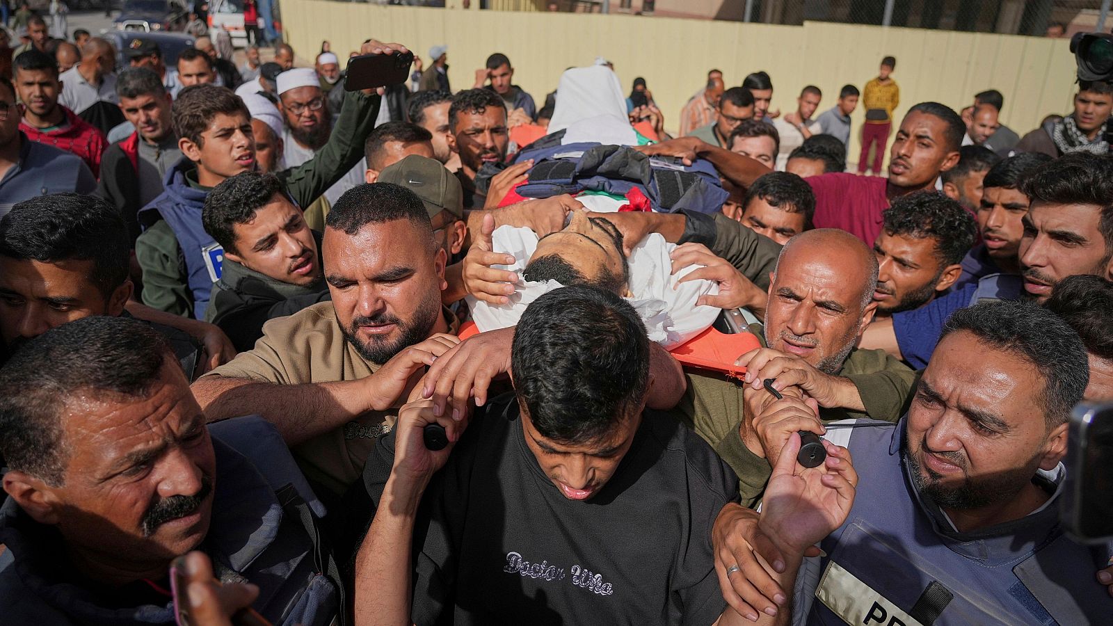 Guerra en Gaza: Hamás advierte a Israel que solo mediante la negociación liberará a los rehenes