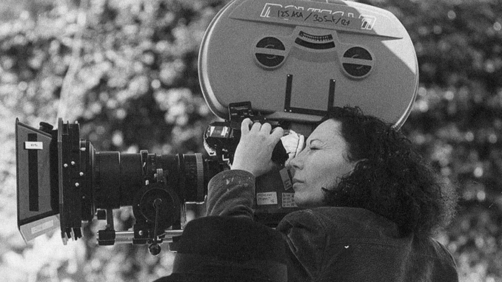 Pilar Távora durante la dirección de su película, "Yerma" (1998)