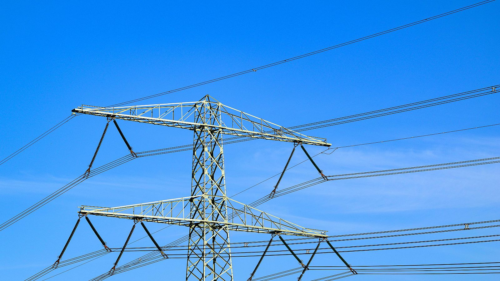 Red Eléctrica informó en 2023 a la CNMC de las "elevadas tensiones" en la red de transporte de electricidad