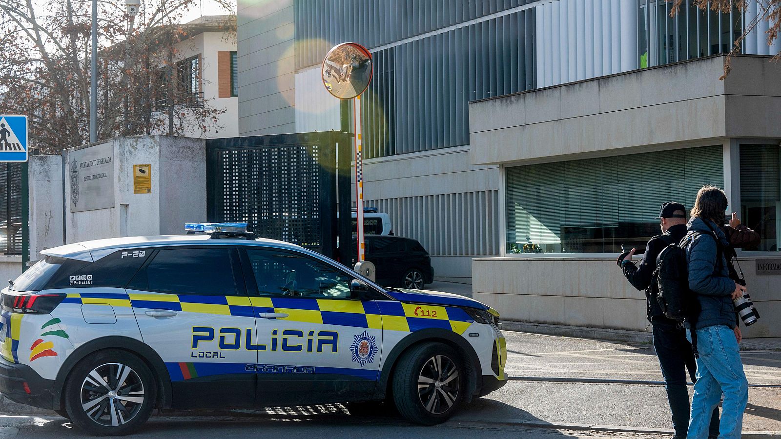 Un vehículo de la Policía Local de Granada en una imagen de archivo de febrero de 2025.
