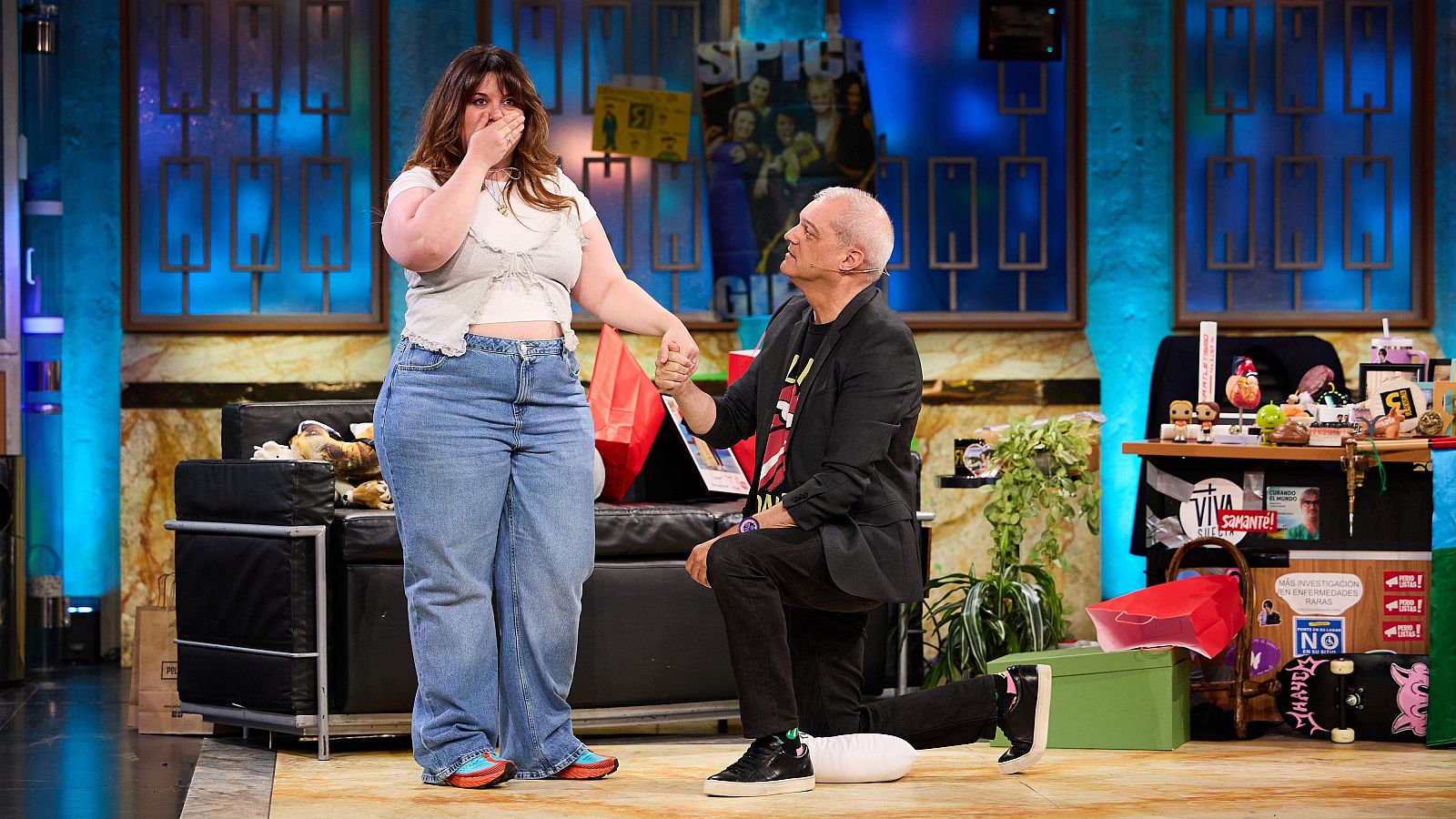 Ramón García se arrodilla ante Lalachus en La Revuelta 15/5/25