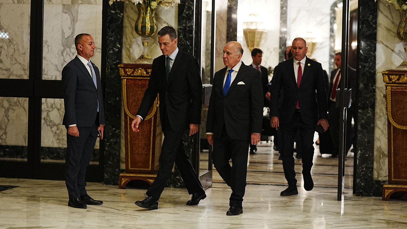 Pedro Sánchez participa la cumbre de la Liga Árabe de Irak