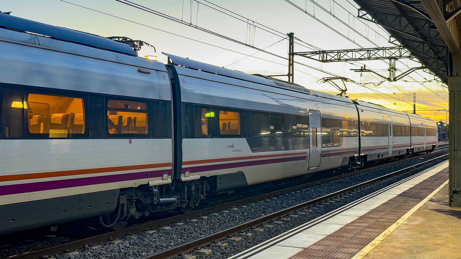 Un robo de cable en Palencia provoca retrasos de 40 minutos en media y larga distancia