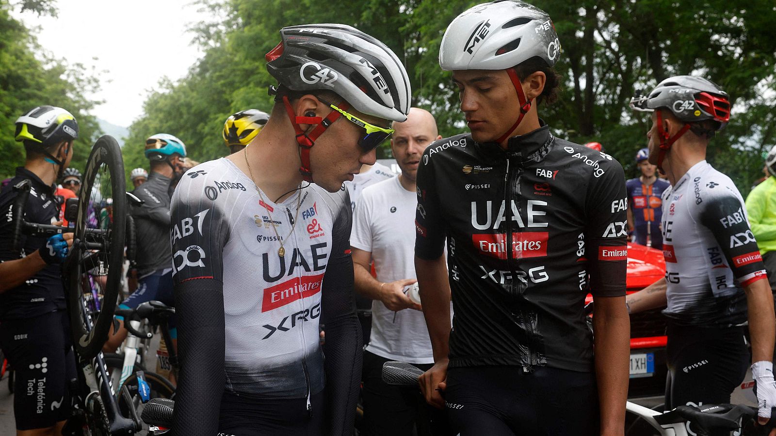 Ayuso y del Toro dibujan la bicefalia en el UAE a las puertas de la crono individual del Giro