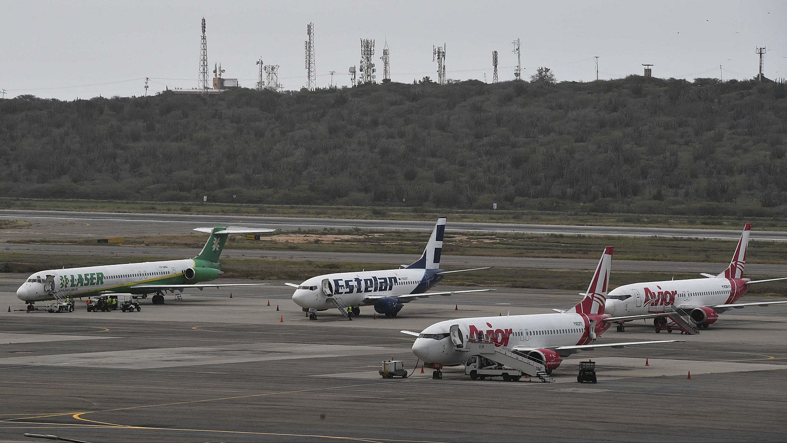 Aviones comerciales en la pista del Aeropuerto Internacional Simón Bolívar de Maiquetía, Venezuela, el 8 de marzo de 2019.