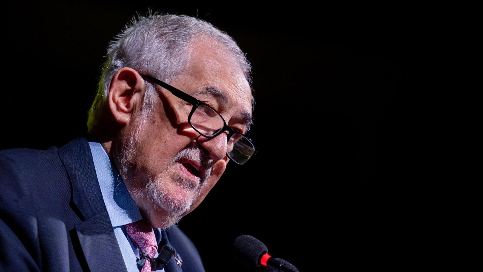 El presidente del Tribunal Constitucional (TC) interviene en los desayunos del Ateneo