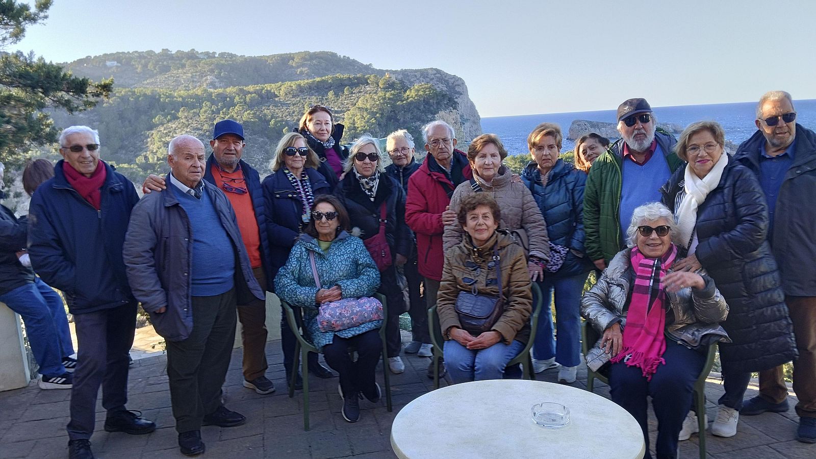 El grupo de compañeros en Ibiza