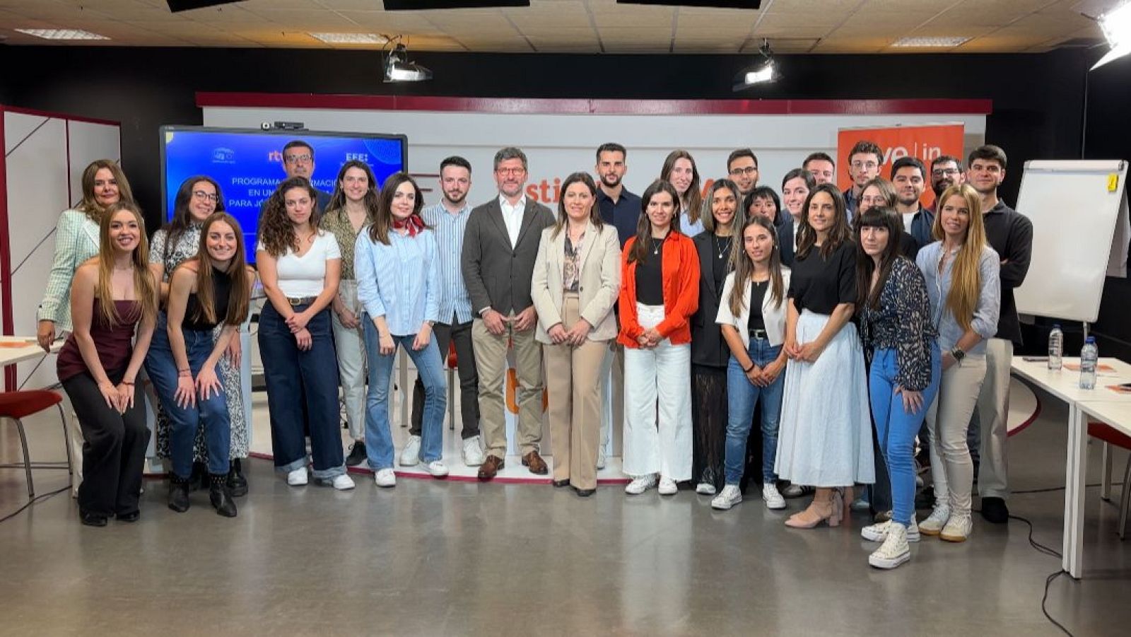 Foto de grupo de la 5ª Edición del curso "Aprende a contar Europa"